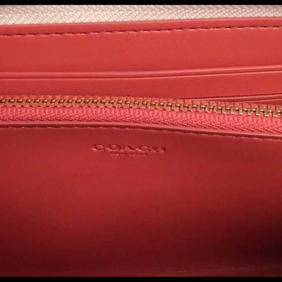 Coach Wallet - Picture 8 of 8